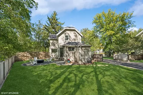 Exterior - 972 Tower Rd, Winnetka, IL 60093 photo 3 of 5