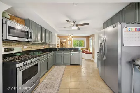 Kitchen - 972 Tower Rd, Winnetka, IL 60093 photo 1 of 2