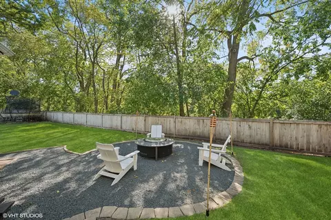 Exterior - 972 Tower Rd, Winnetka, IL 60093 photo 2 of 5