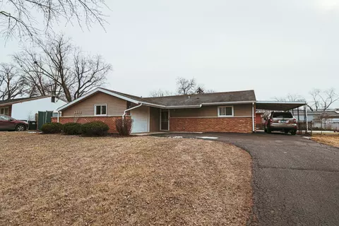 129 Cypress Dr, Bolingbrook, IL 60440