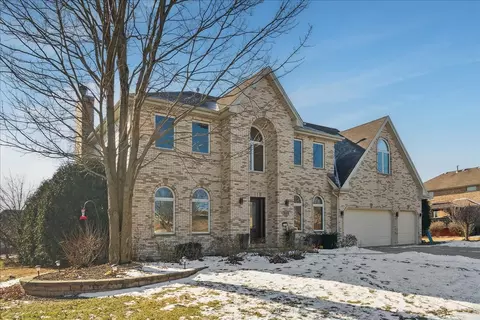 8269 Brookhaven Dr, Frankfort, IL 60423
