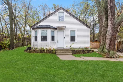 2915 Parkside Ave, Mchenry, IL 60051