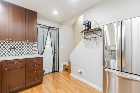 Entry Way - 2915 Parkside Ave, Mchenry, IL 60051 photo 1 of 1