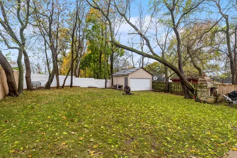 Exterior - 2915 Parkside Ave, Mchenry, IL 60051 photo 2 of 2