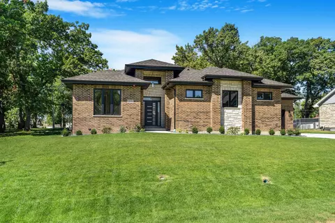 10058 S 86th Ct, Palos Hills, IL 60465