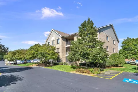 6830 Ridge Point Dr #3-3C, Oak Forest, IL 60452