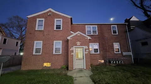 716 Kishwaukee St, Rockford, IL 61104