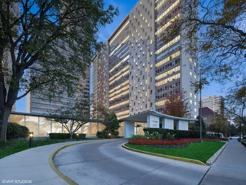 3950 N Lake Shore Dr #2301, Chicago, IL 60613