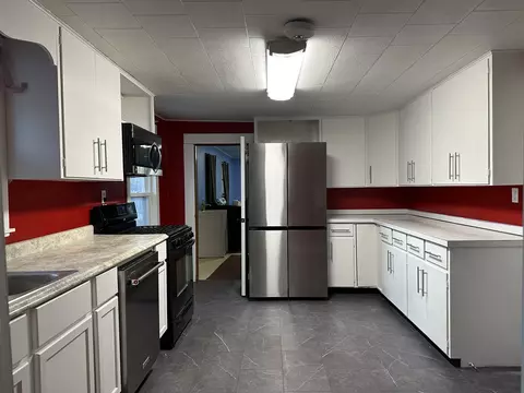 305 W Wall St, Morrison, IL 61270 photo 3