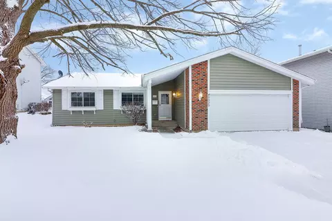 6929 Blue Flag Ave, Woodridge, IL 60517