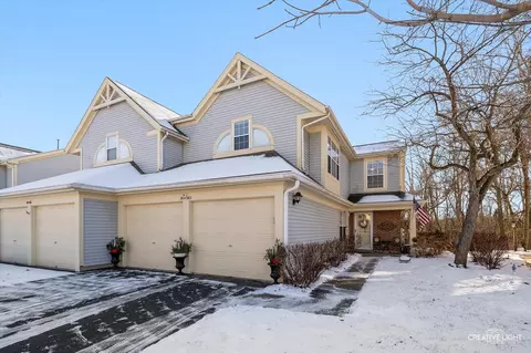 30 W063 Penny Ln #E, Warrenville, IL 60555