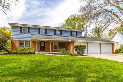 1712 Shawnee Trl, Northbrook, IL 60062