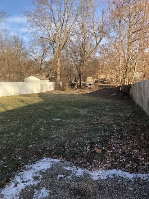 Exterior - 35689 N Hunt Ave, Ingleside, IL 60041 photo 3 of 3