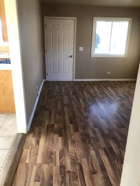 Living - 35689 N Hunt Ave, Ingleside, IL 60041 photo 1 of 2