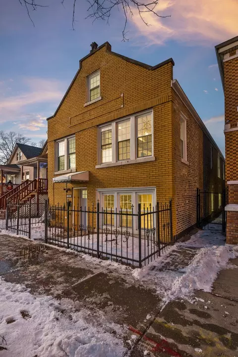 2512 W 69th St, Chicago, IL 60629
