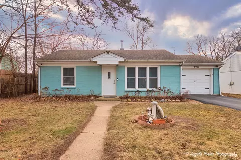 3011 Mourine Ln, Mchenry, IL 60051