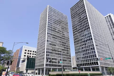 340 W Diversey Pkwy #919, Chicago, IL 60657