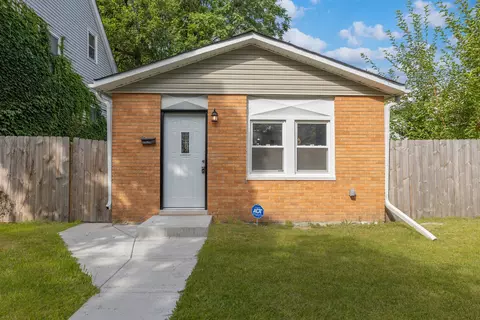 8204 S East End Ave, Chicago, IL 60617