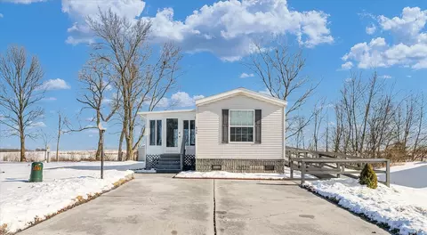 606 Bureau Ct, Mahomet, IL 61853