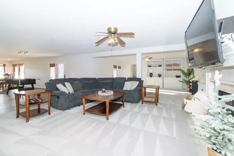 Living - 19897 Wesley St, Downs, IL 61736 photo 6 of 6