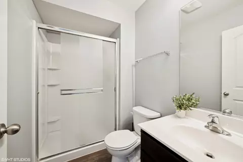 Bath - 1801 Ruby Dr #1801, Pingree Grove, IL 60140 photo 1 of 1