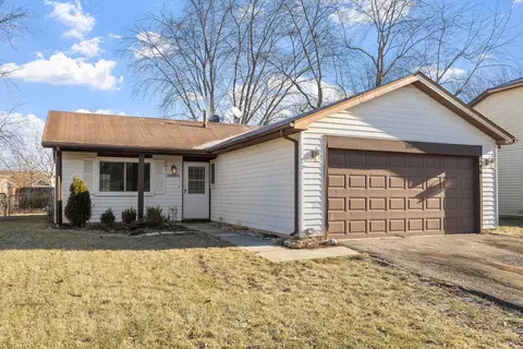 3090 Timber Hill Ln, Aurora, IL 60504