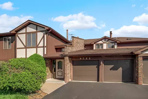 9752 Mill Dr #B2, Palos Park, IL 60464