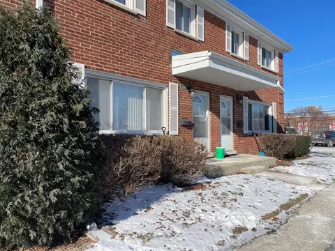 1236 N Boxwood Dr #B, Mount Prospect, IL 60056
