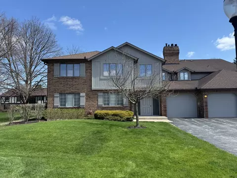 7920 W Lakeview Ct #2B, Palos Heights, IL 60463