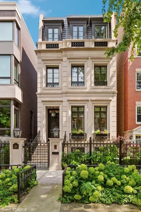 2033 N Howe St, Chicago, IL 60614