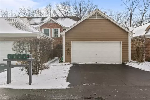 7 Sommerset Ln, Lincolnshire, IL 60069
