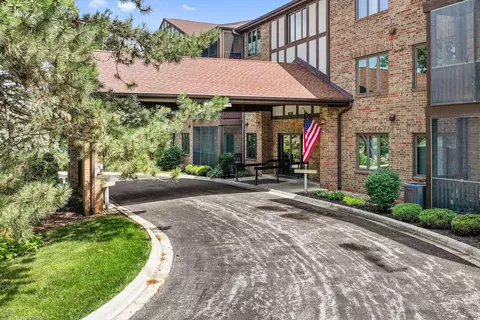 7800 W Foresthill Ln #206, Palos Heights, IL 60463