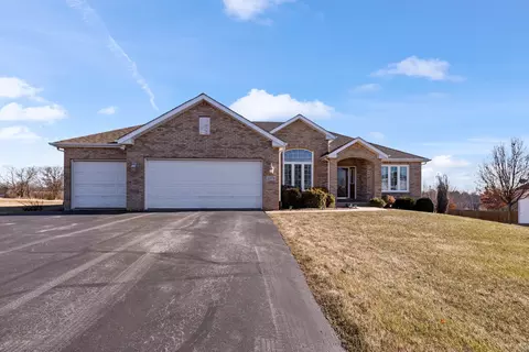 1379 Joanne Ter, Byron, IL 61010
