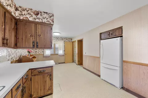 Kitchen - 16005 Lowe Ave, Harvey, IL 60426 photo 2 of 4
