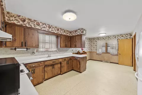 Kitchen - 16005 Lowe Ave, Harvey, IL 60426 photo 1 of 4