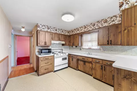 Kitchen - 16005 Lowe Ave, Harvey, IL 60426 photo 3 of 4