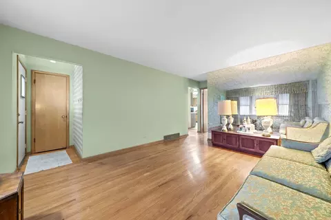 Living - 16005 Lowe Ave, Harvey, IL 60426 photo 3 of 3