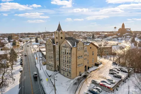 400 Mccarthy Rd #205, Lemont, IL 60439