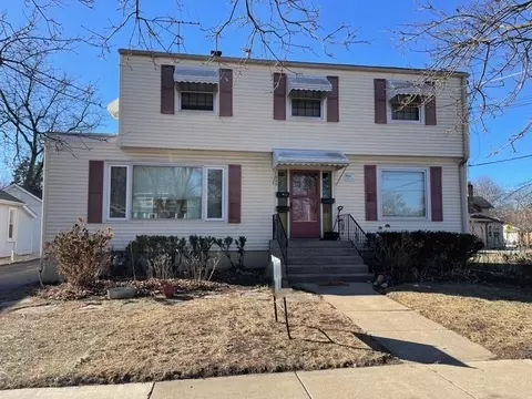 513 Lake St, Crystal Lake, IL 60014