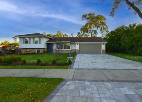 403 66th St, Downers Grove, IL 60516