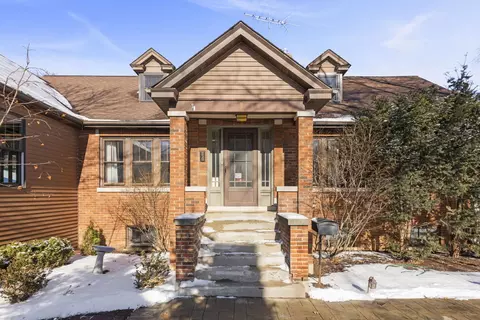 702 Howard St, Wheaton, IL 60187 photo 2