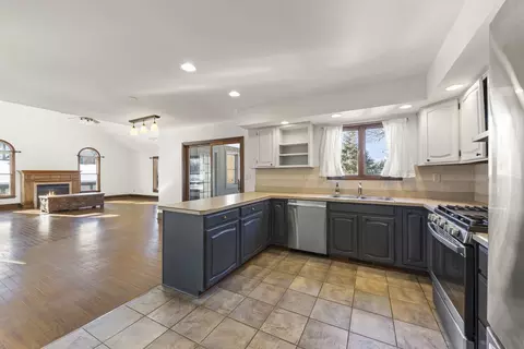 702 Howard St, Wheaton, IL 60187 photo 15
