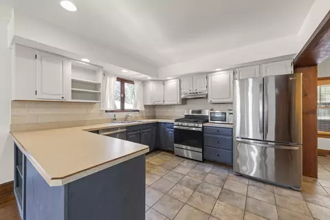 702 Howard St, Wheaton, IL 60187 photo 14