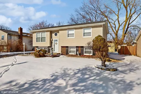 816 Lily Cache Ln, Bolingbrook, IL 60440