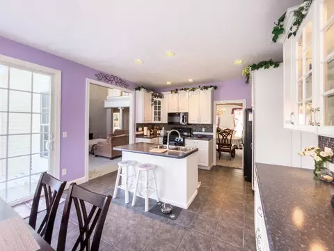 3602 Matthew Dr, Bloomington, IL 61704 photo 9