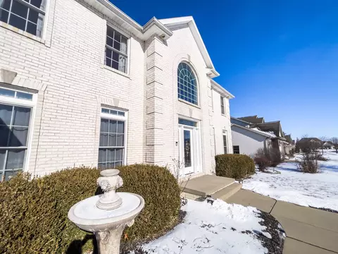3602 Matthew Dr, Bloomington, IL 61704 photo 2