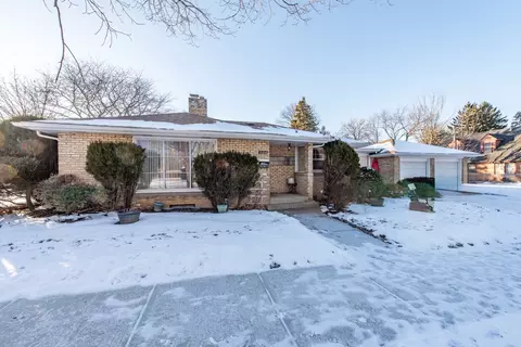 522 N Elmwood Ave, Waukegan, IL 60085