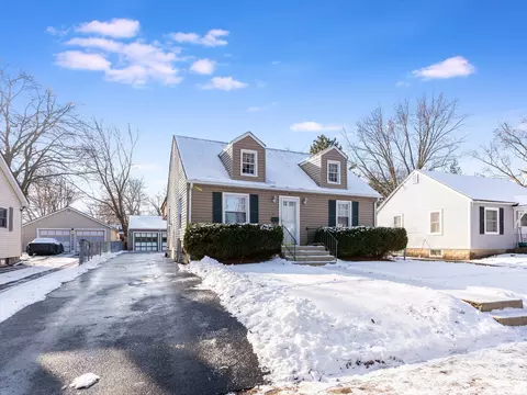 1022 Spruce St, Aurora, IL 60506