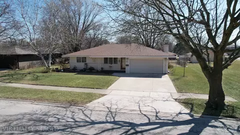 631 N Constitution Dr, Aurora, IL 60506