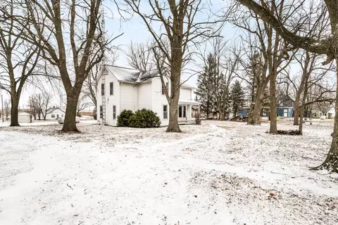 11643 Oak St, Downs, IL 61736 photo 2